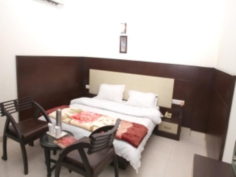 Hotel Pahwa International New Delhi Exterior photo